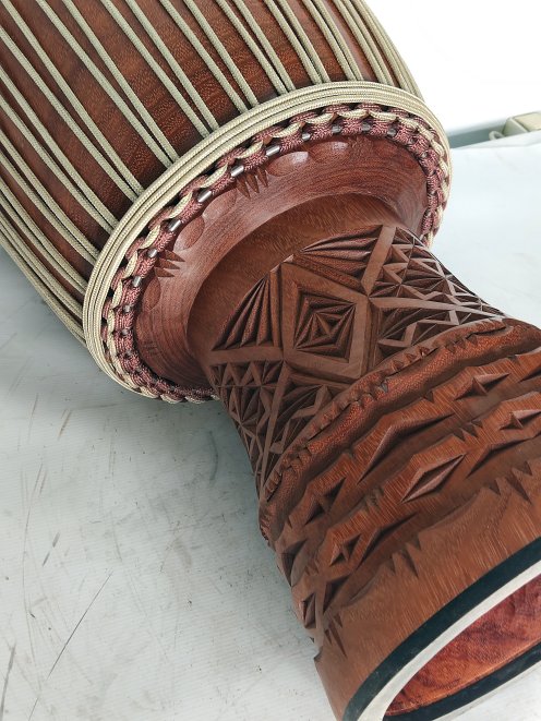 Custom-made djembe - Signature Guinea djembe