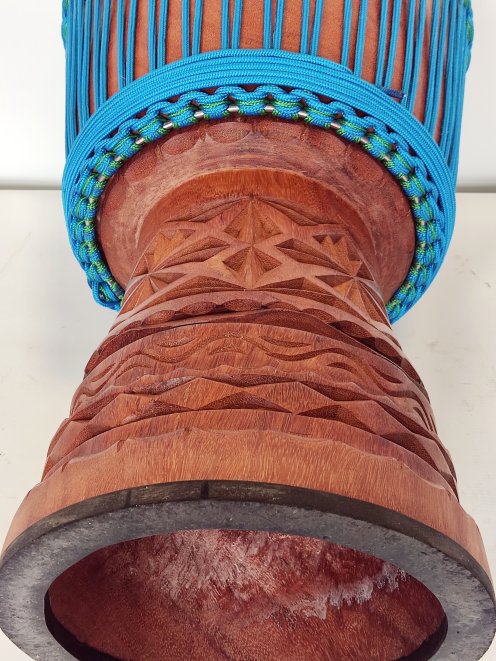 Custom-made djembe - Signature Guinea djembe