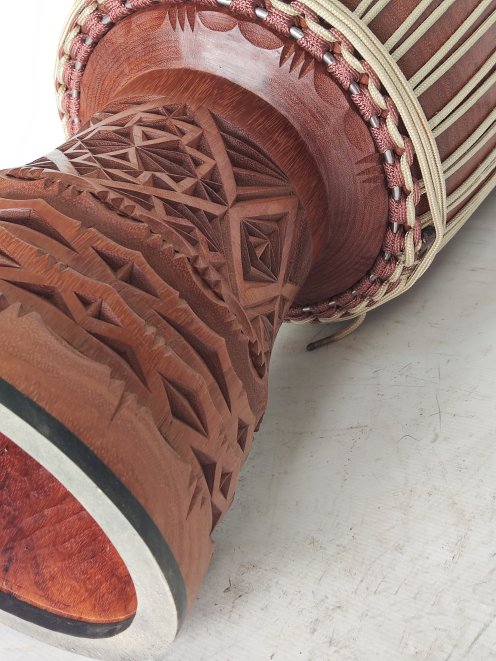 Custom-made djembe - Signature Guinea djembe