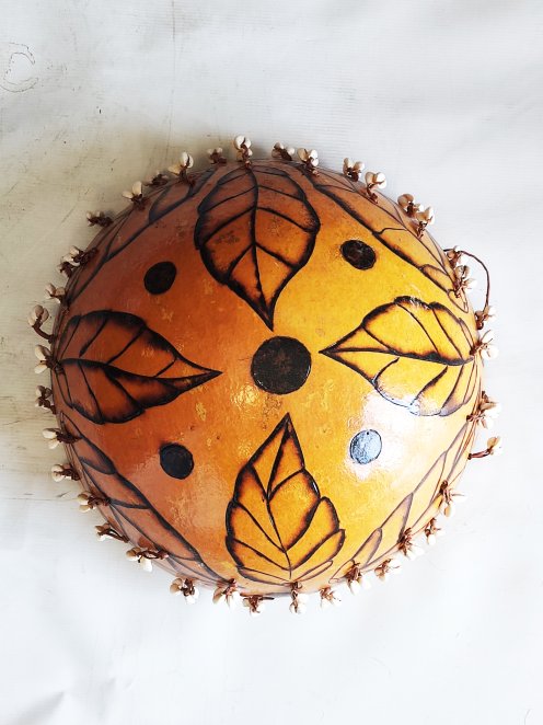 Gita - Calabash with cowries