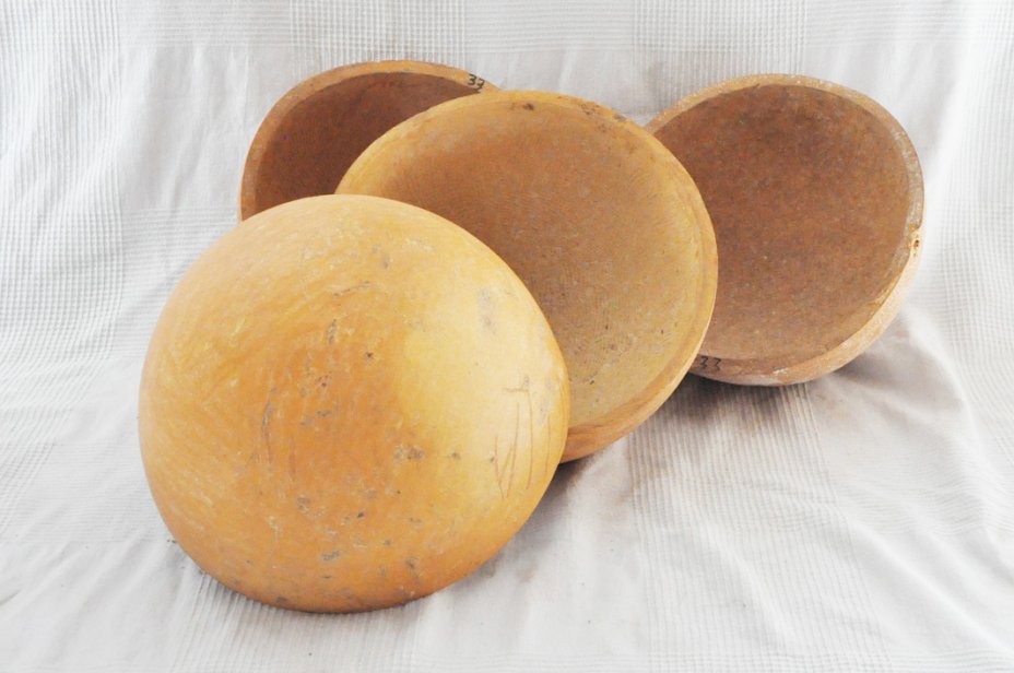 Ø33-34 cm half calabash - Hemispherical calabash