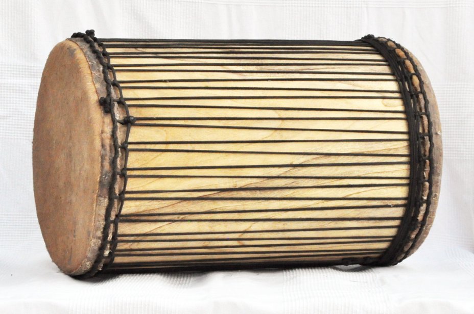 Melina traditional mounting dununba dunun - Guinea dunun drum