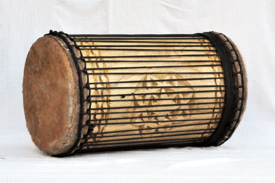 Melina traditional mounting sangban dunun - Guinea dunun drum