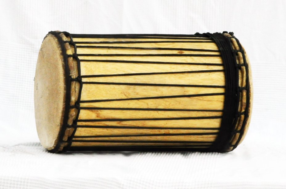 Melina traditional mounting kenkeni dunun - Guinea dunun drum