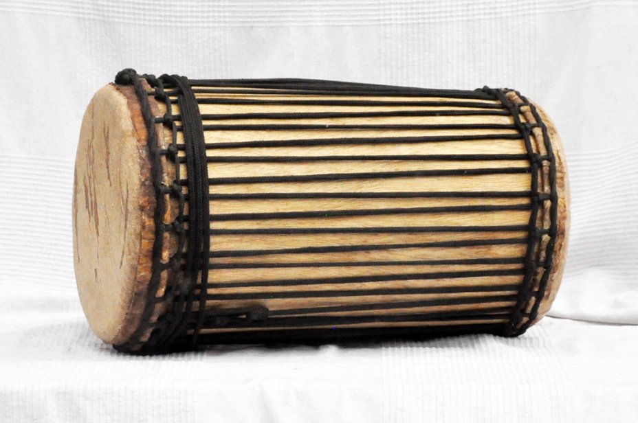 Melina traditional mounting kenkeni dunun - Guinea dunun drum