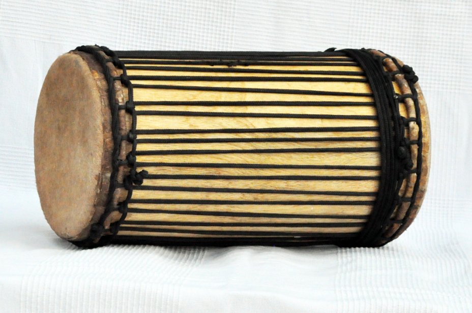 Melina traditional mounting kenkeni dunun - Guinea dunun drum