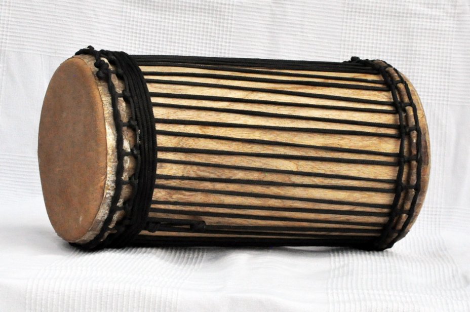 Melina traditional mounting kenkeni dunun - Guinea dunun drum