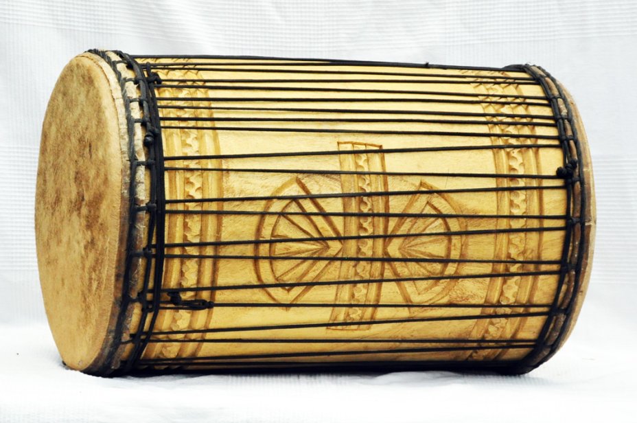 Melina traditional mounting dununba dunun - Guinea dunun drum