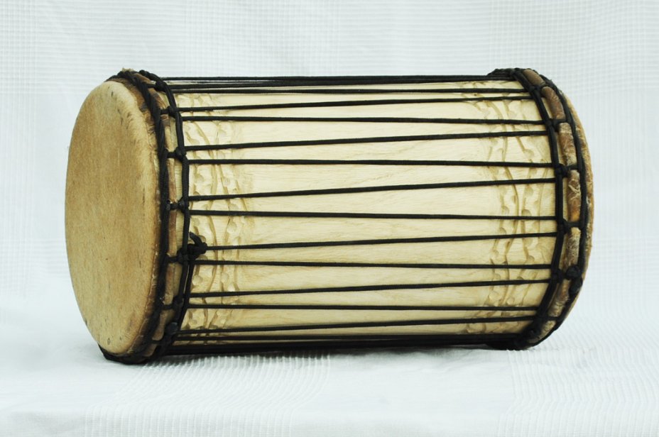 Melina traditional mounting kenkeni dunun - Guinea dunun drum