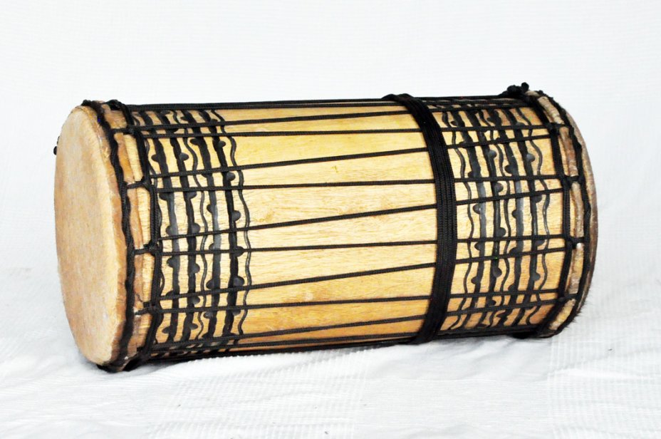 Melina traditional mounting kenkeni dunun - Guinea dunun drum