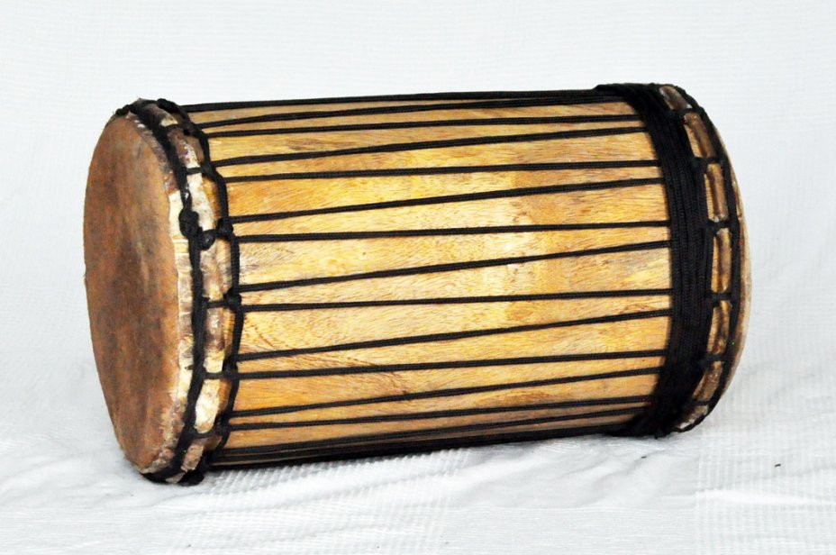 Melina traditional mounting kenkeni dunun - Guinea dunun drum