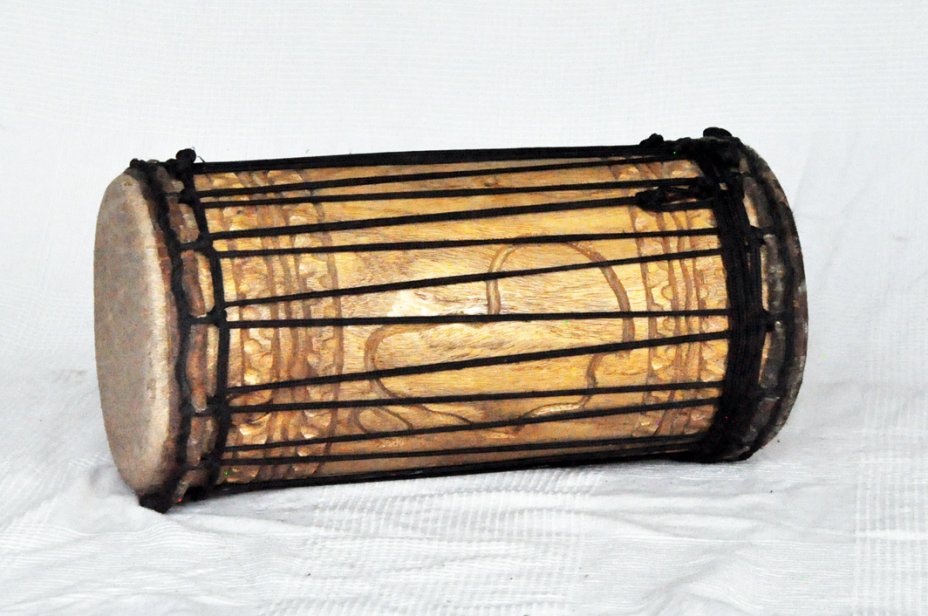 Melina traditional mounting kenkeni dunun - Guinea dunun drum