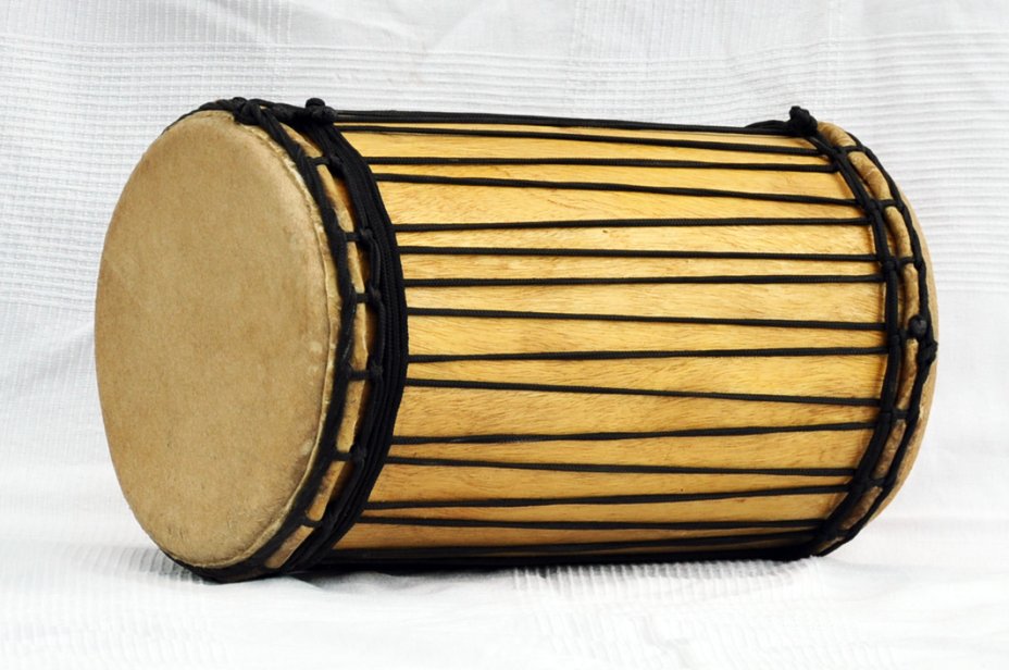 Melina traditional mounting kenkeni dunun - Guinea dunun drum