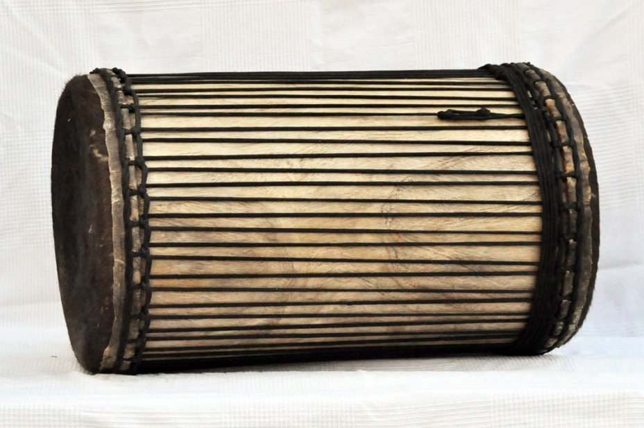 Melina traditional mounting dununba dunun - Guinea dunun drum