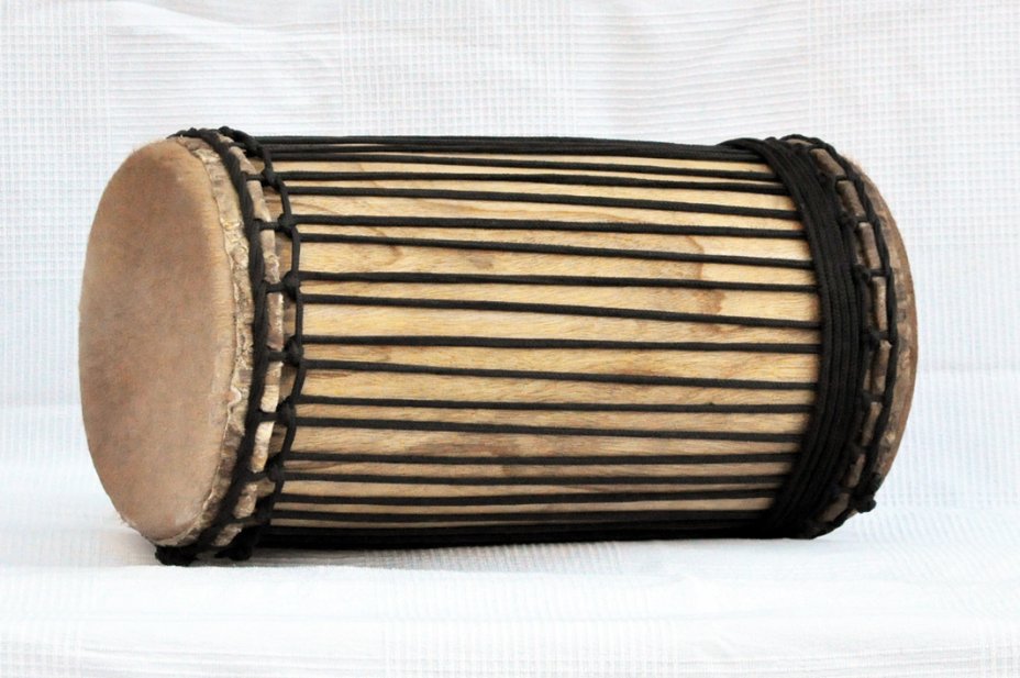 Melina traditional mounting kenkeni dunun - Guinea dunun drum