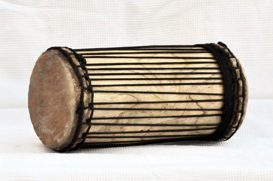 Melina traditional mounting kenkeni dunun - Guinea dunun drum