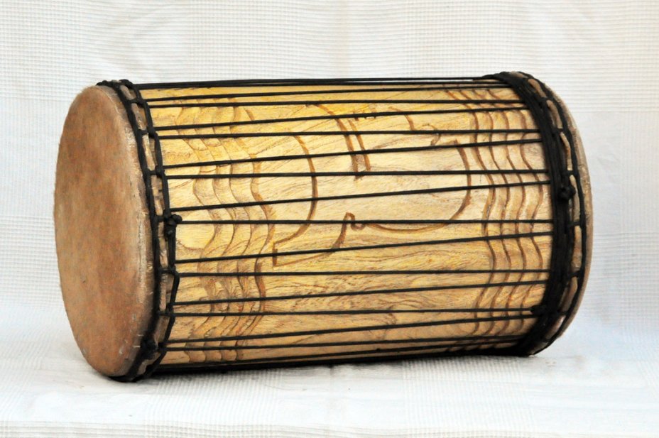 Melina traditional mounting dununba dunun - Guinea dunun drum