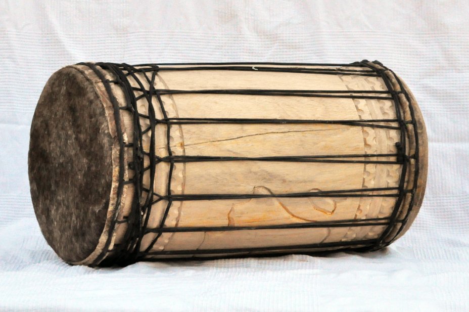 Melina traditional mounting sangban dunun - Guinea dunun drum