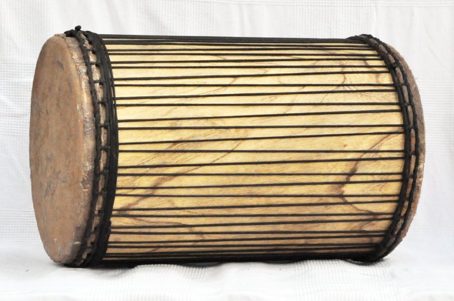 Melina traditional mounting dununba dunun - Guinea dunun drum