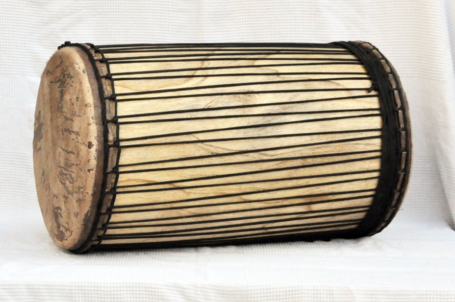 Melina traditional mounting dununba dunun - Guinea dunun drum