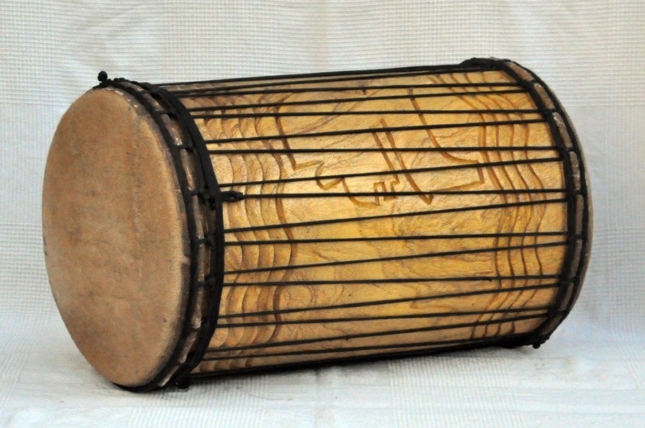 Melina traditional mounting dununba dunun - Guinea dunun drum