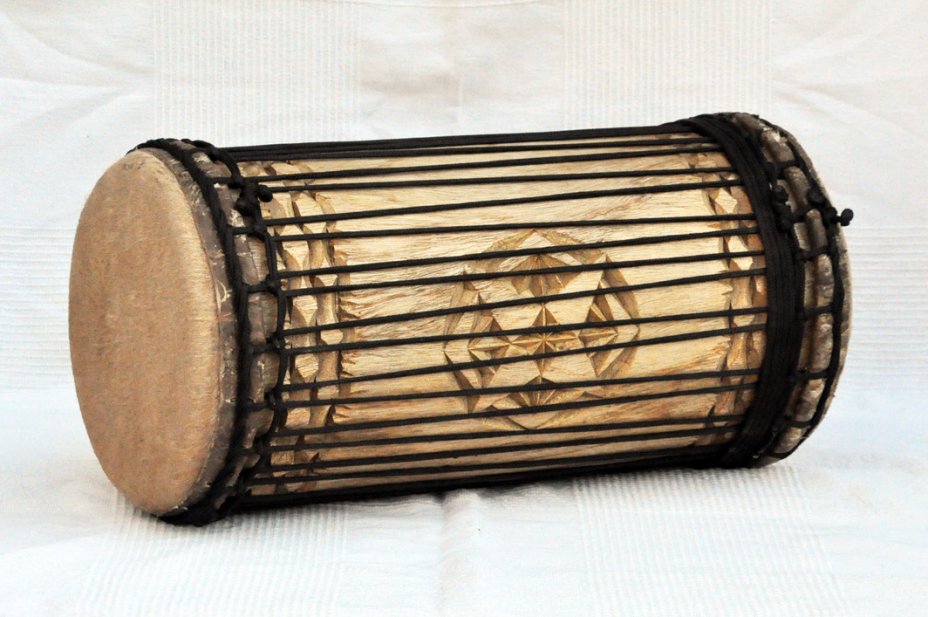 Melina traditional mounting kenkeni dunun - Guinea dunun drum