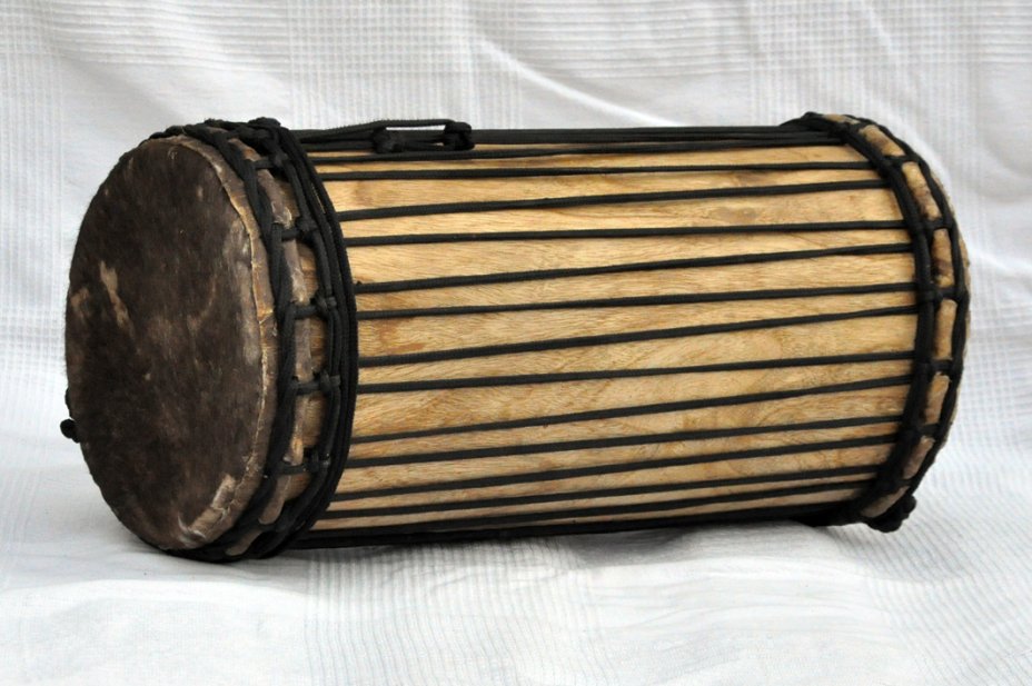 Melina traditional mounting kenkeni dunun - Guinea dunun drum