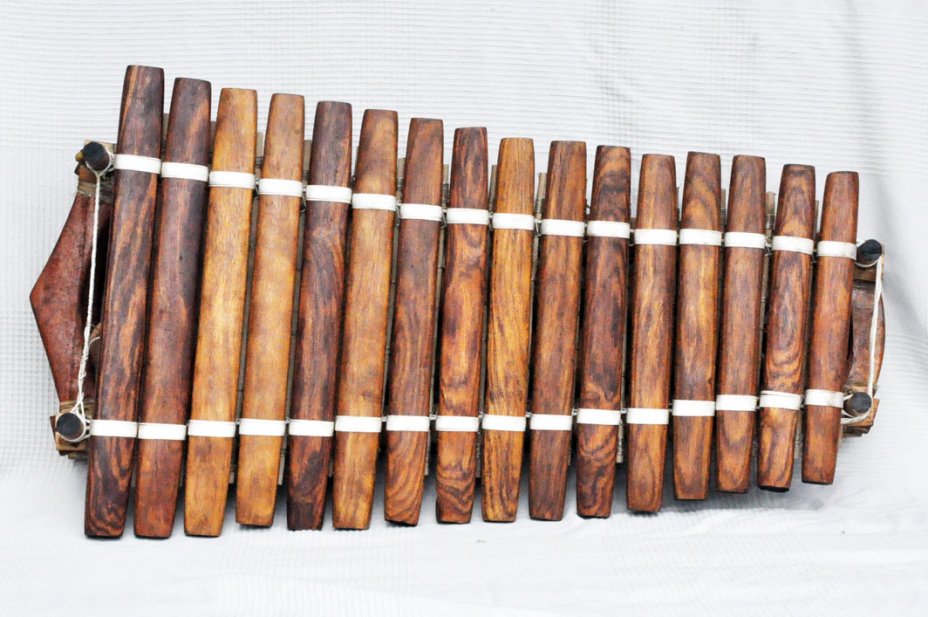 Diatonic Guinea balafon 16 keys