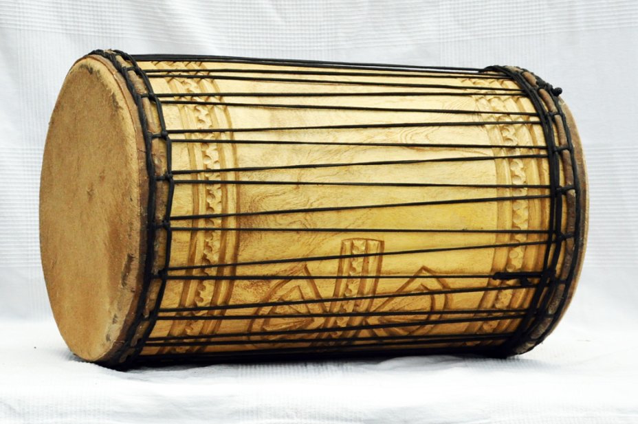 Melina traditional mounting dununba dunun - Guinea dunun drum