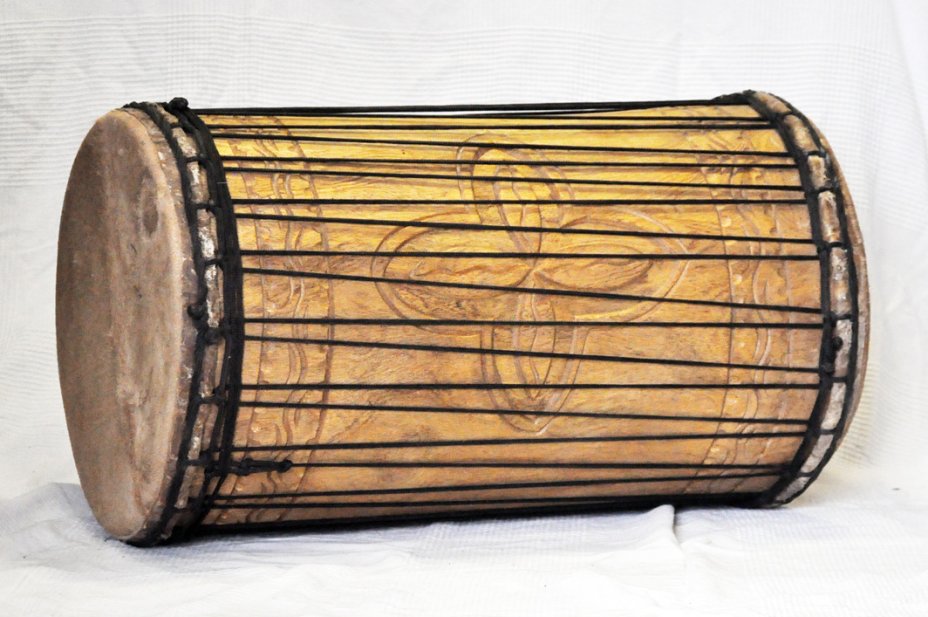 Melina traditional mounting dununba dunun - Guinea dunun drum