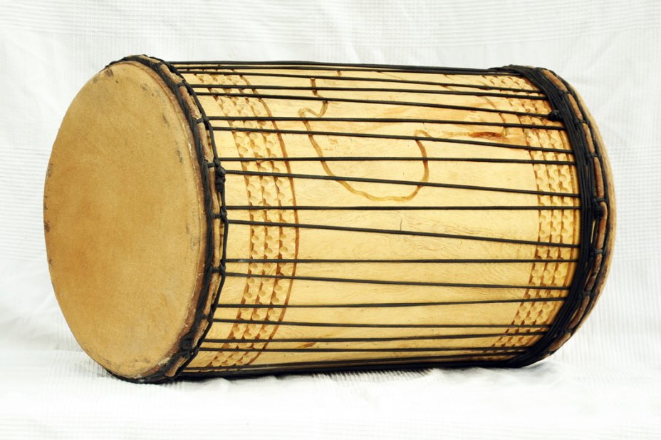 Melina traditional mounting dununba dunun - Guinea dunun drum