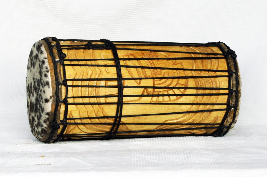 Melina traditional mounting kenkeni dunun - Guinea dunun drum