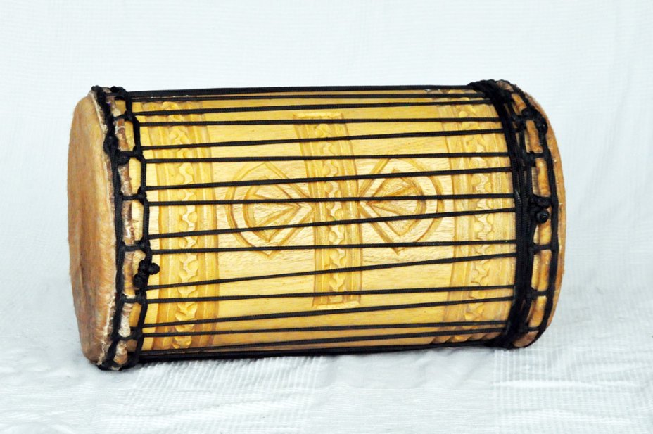 Melina traditional mounting kenkeni dunun - Guinea dunun drum