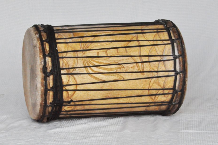 Melina traditional mounting kenkeni dunun - Guinea dunun drum