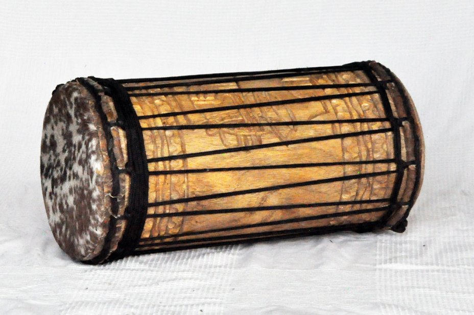 Melina traditional mounting kenkeni dunun - Guinea dunun drum