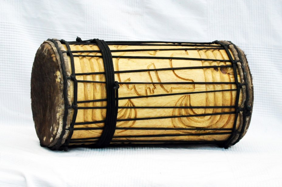 Melina traditional mounting kenkeni dunun - Guinea dunun drum