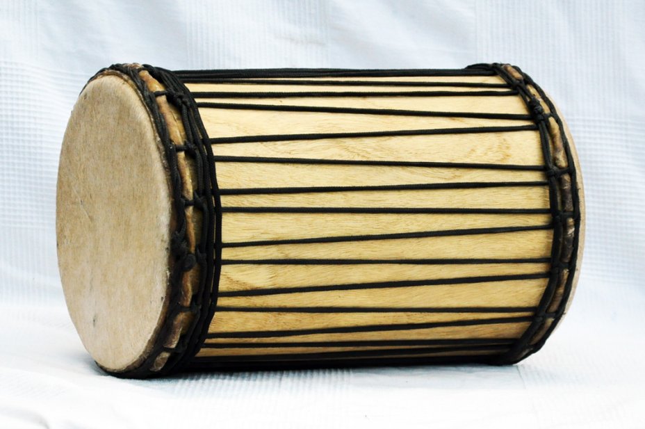Melina traditional mounting kenkeni dunun - Guinea dunun drum