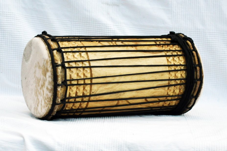 Melina traditional mounting kenkeni dunun - Guinea dunun drum