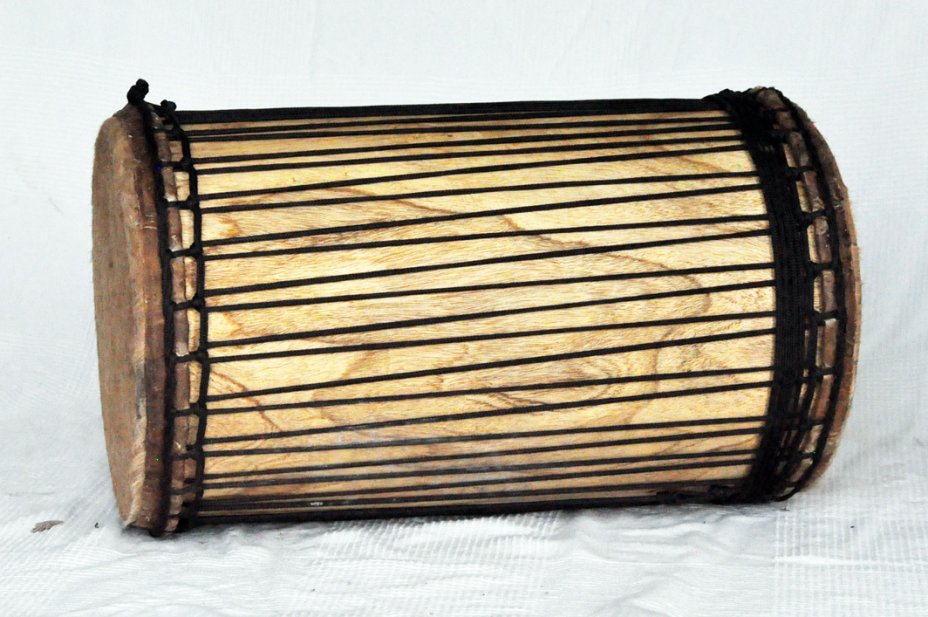 Melina traditional mounting sangban dunun - Guinea dunun drum