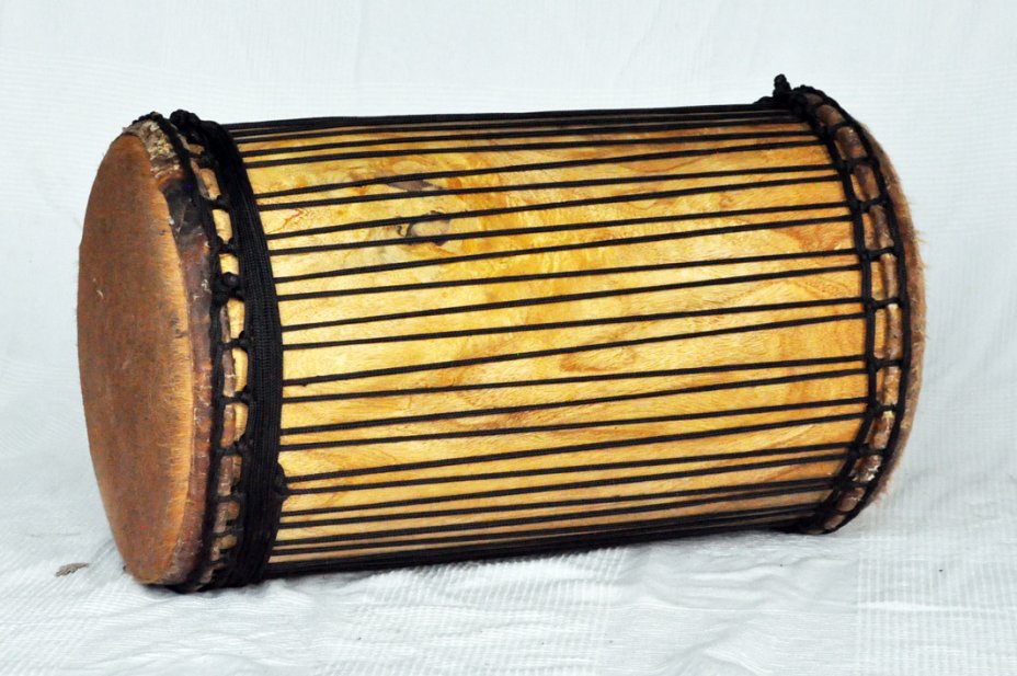 Melina traditional mounting sangban dunun - Guinea dunun drum