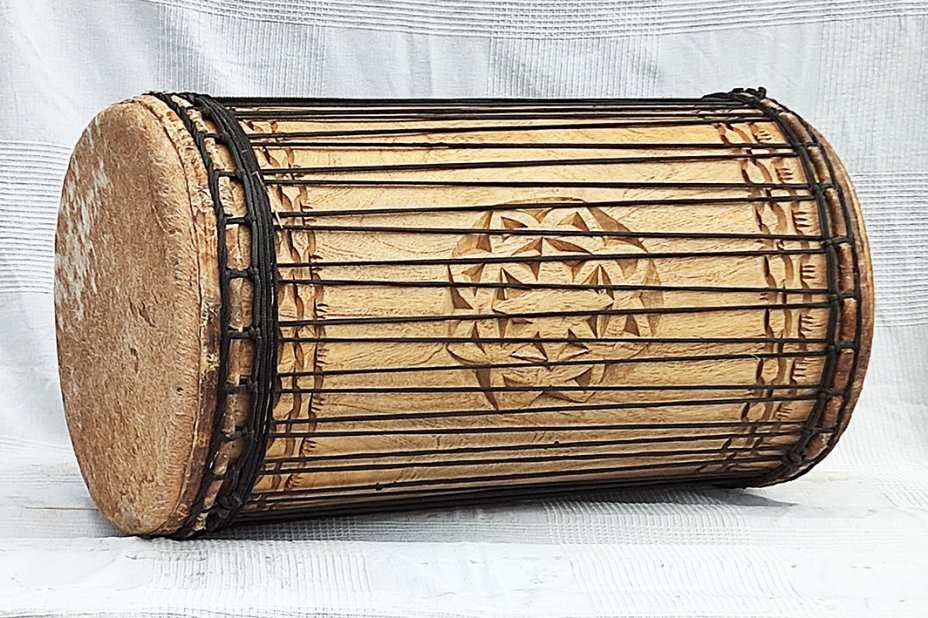 Melina traditional mounting dununba dunun - Guinea dunun drum