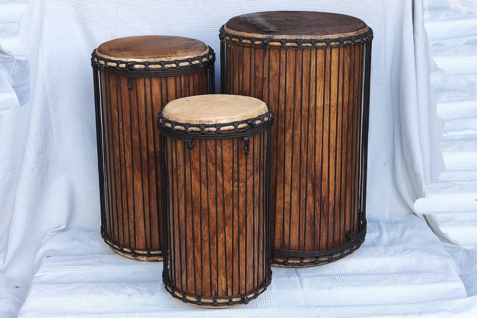Rosewood (gueni) Guinea dunun drums set