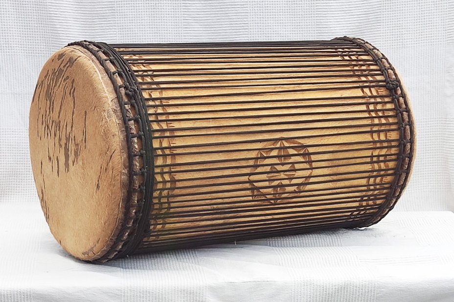 Melina traditional mounting dununba dunun - Guinea dunun drum