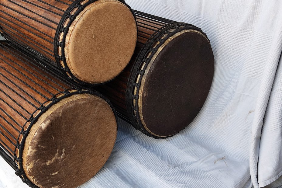 Rosewood (gueni) Guinea dunun drums set