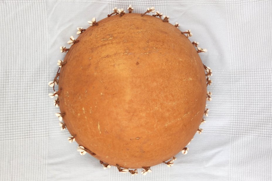 Gita - Calabash with cowries