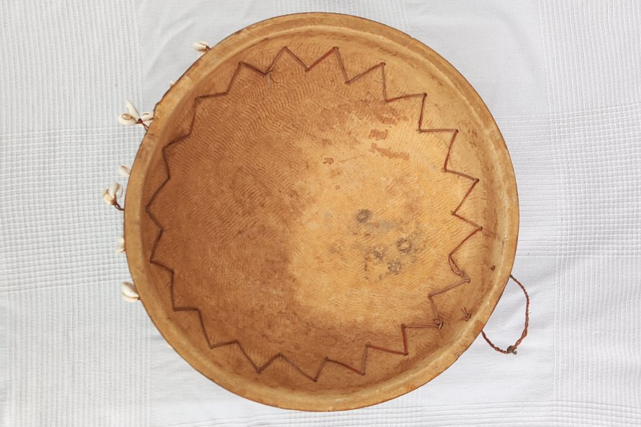 Gita - Calabash with cowries