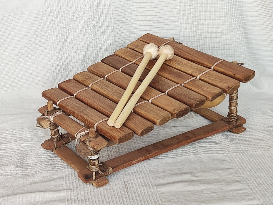 Small pentatonic balafon 8 keys - African xylophone